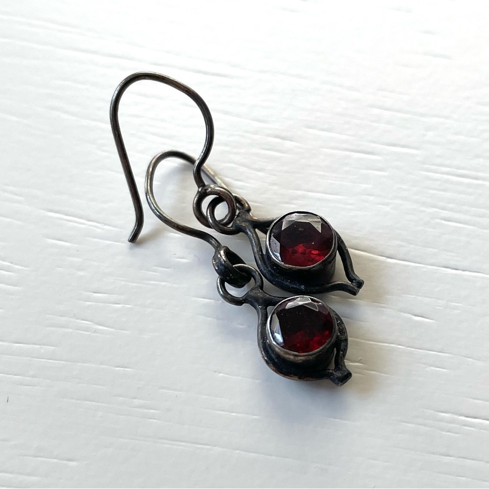 Vintage Old Pawn style red stone/glass dangle earrings garnet? - Picture 5 of 11